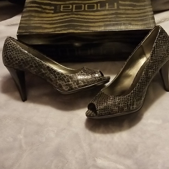 Moda Snake Skin Peep Toe Heel - Picture 2 of 4